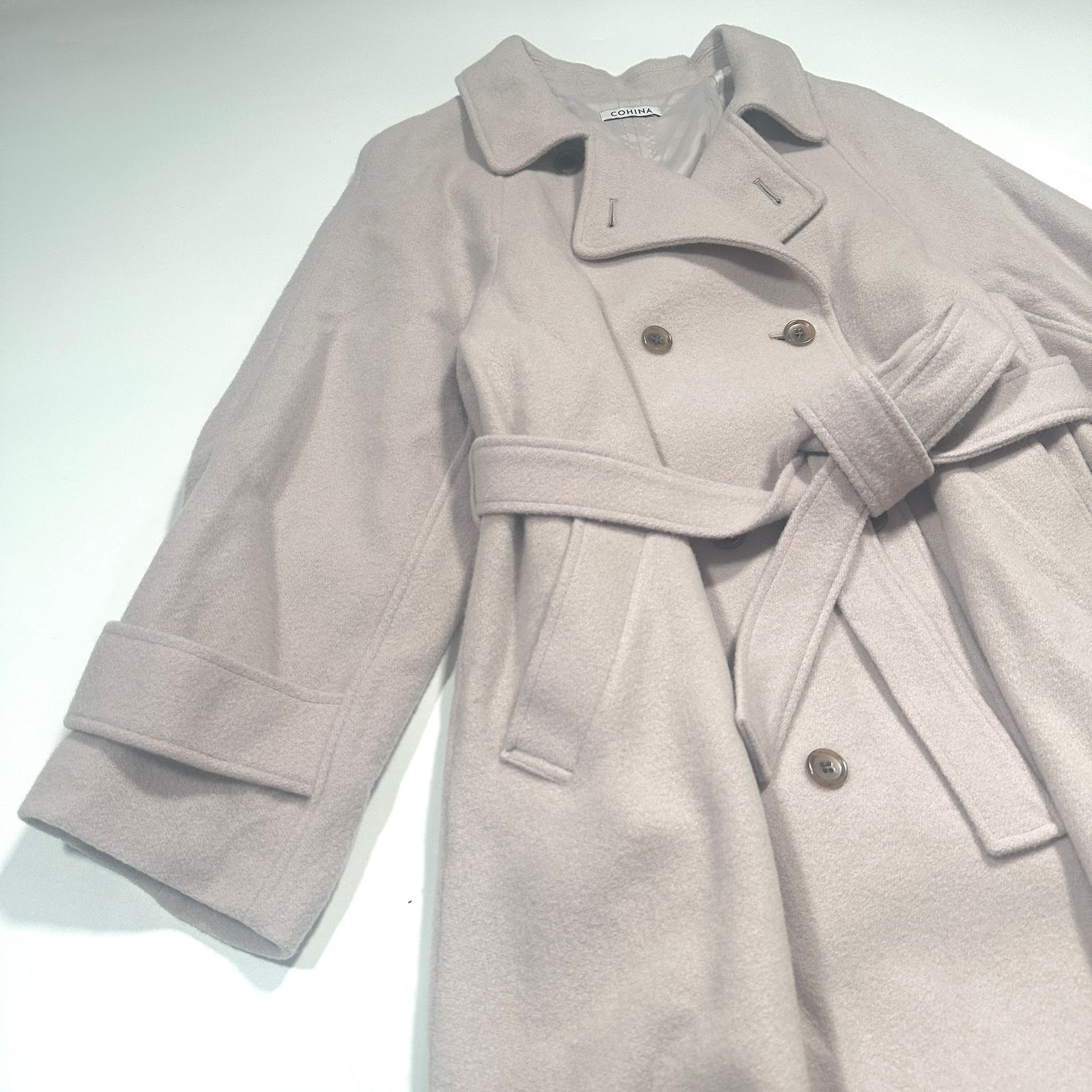  COHINA コヒナ バックフ ウールコート ロング ダブル ベルト付き ピンクベージュ Aライン くすみ レギュラー 裏地付き 通勤 防寒 大人かわいい チェスターコート ジャケット アウター