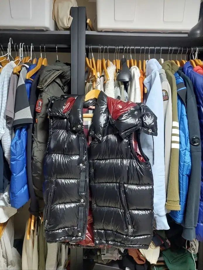 バーバリー 光沢 ブラック ダウン ベスト M 実寸L以上