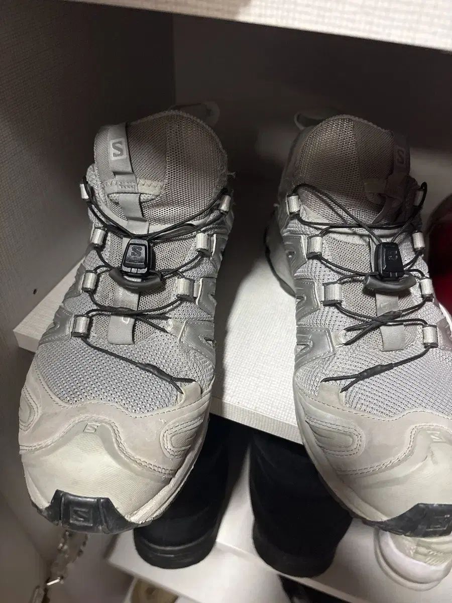 サロモン XA Pro 3 D トレイル ランニングシューズ グレー クッション 手袋