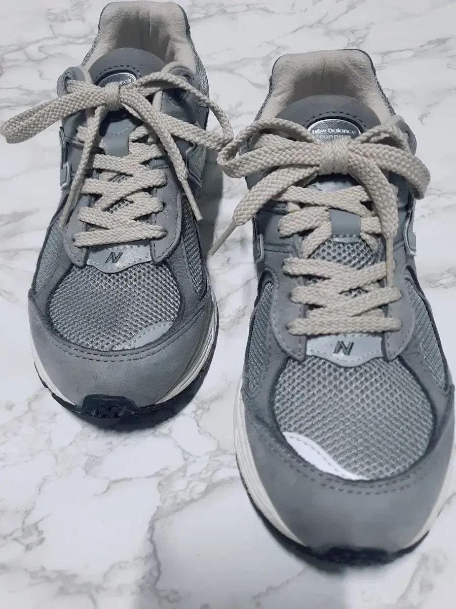 ニュー ンス 2002 r ヴィンテージ グレー