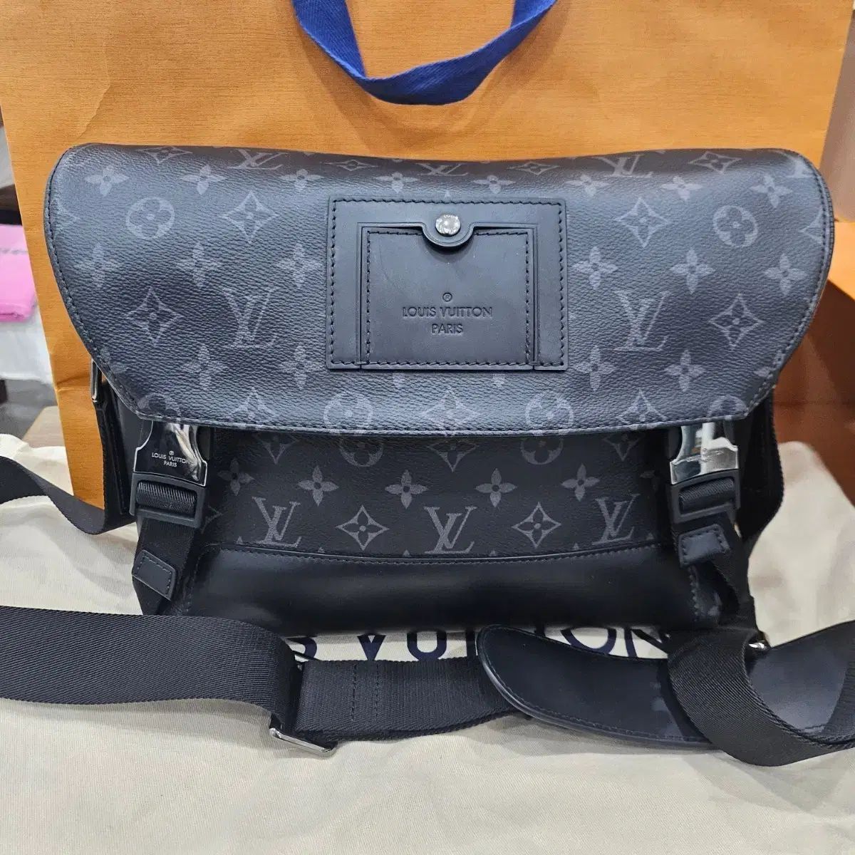 ルイヴィトン エクリプス ボヤージュ メッセンジャーバッグ