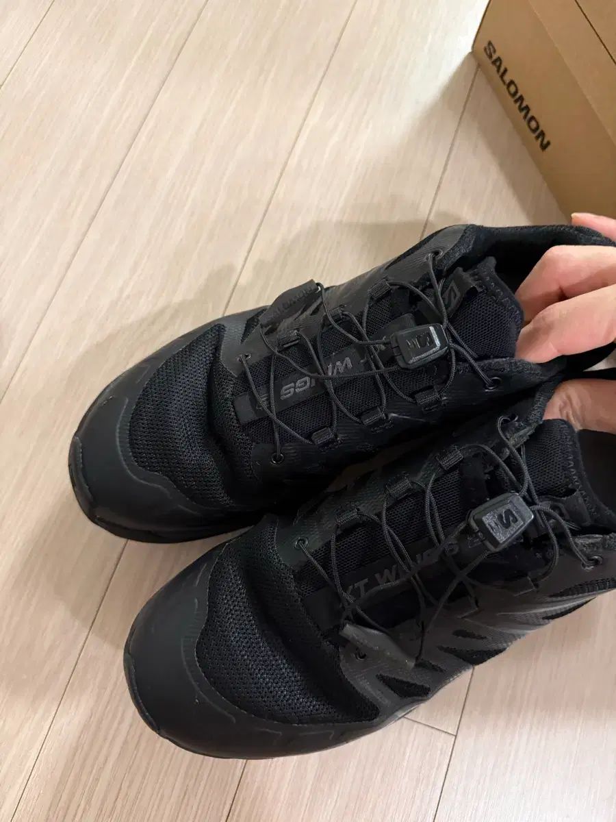 SALOMON サロモン