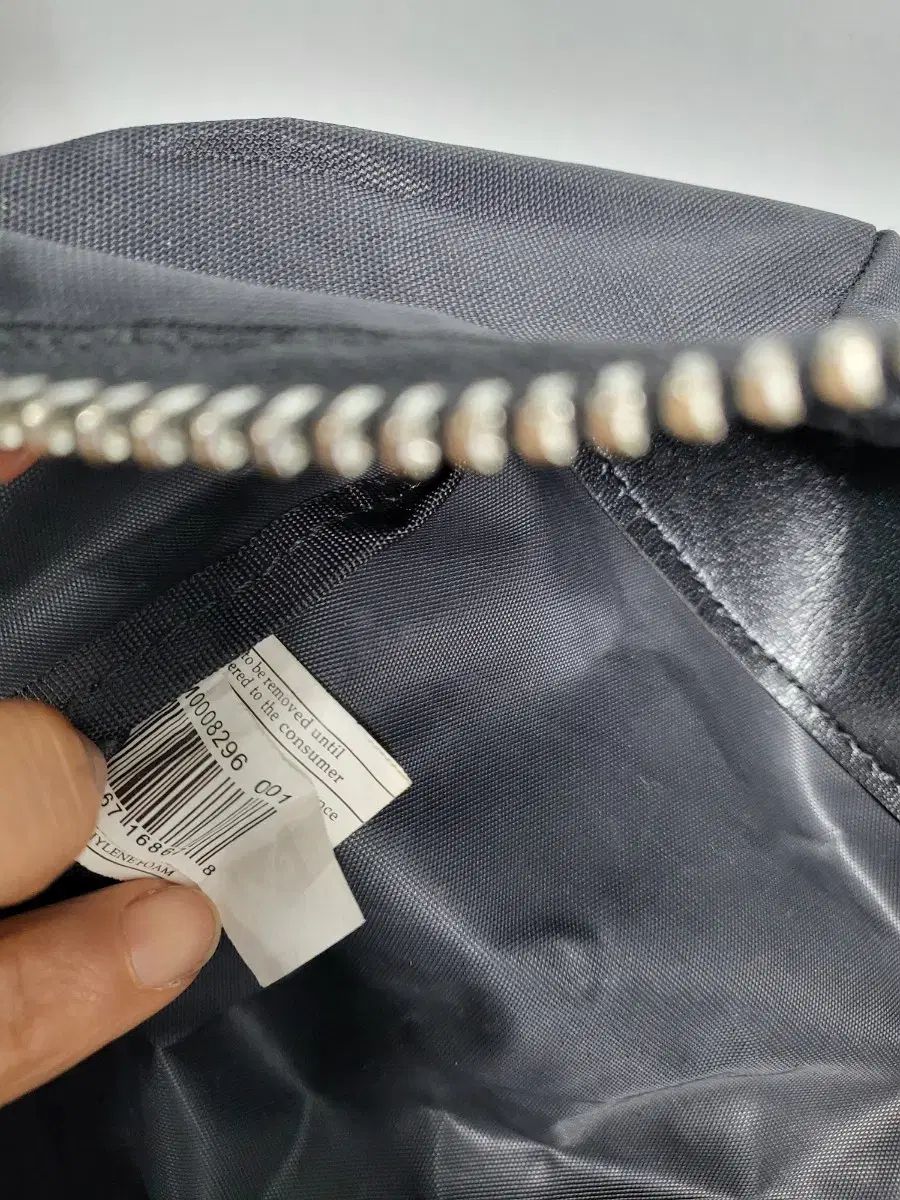 ジッパーバックパック