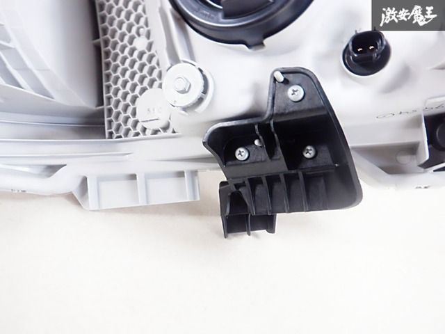 新車外し】 トヨタ純正 200系 ハイエース 4型 5型 6型 7型 ワイド