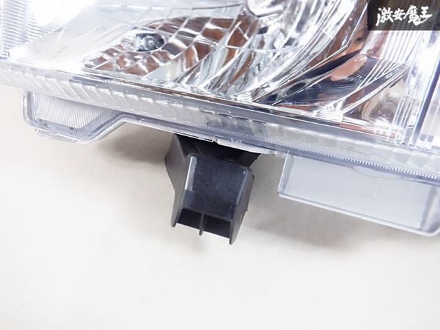 新車外し】 トヨタ純正 200系 ハイエース 4型 5型 6型 7型 ワイド