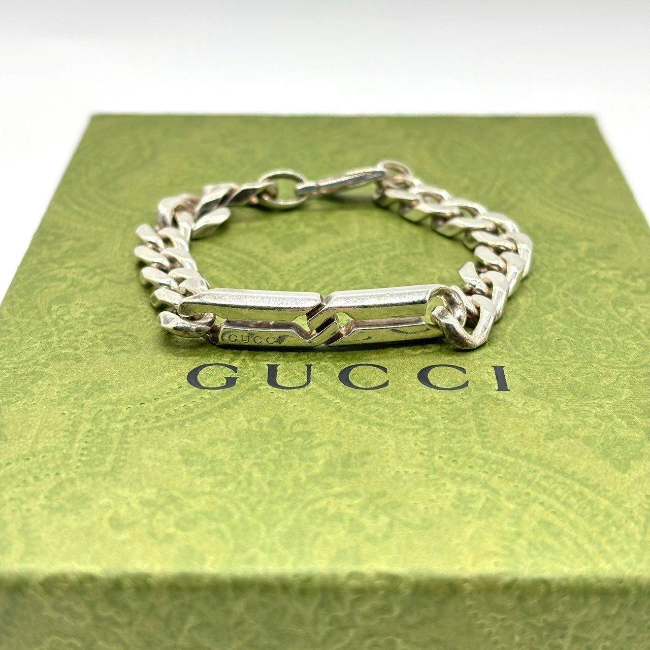 静かに映える重厚感】 GUCCI グッチ ノット インフィニティ チェーン