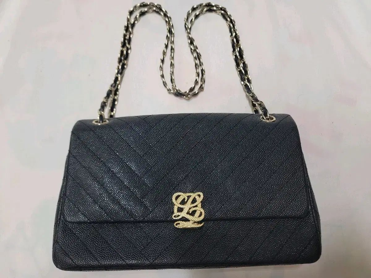 ルイキャトルズ ブラック キルティング チェーンバッグ ショルダーバッグ クロスボディバッグ