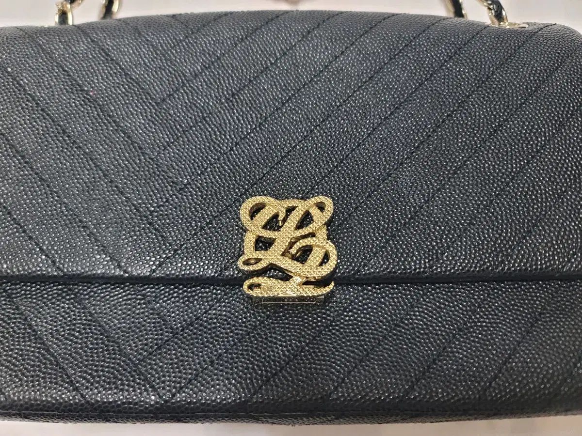 ルイキャトルズ ブラック キルティング チェーンバッグ ショルダーバッグ クロスボディバッグ