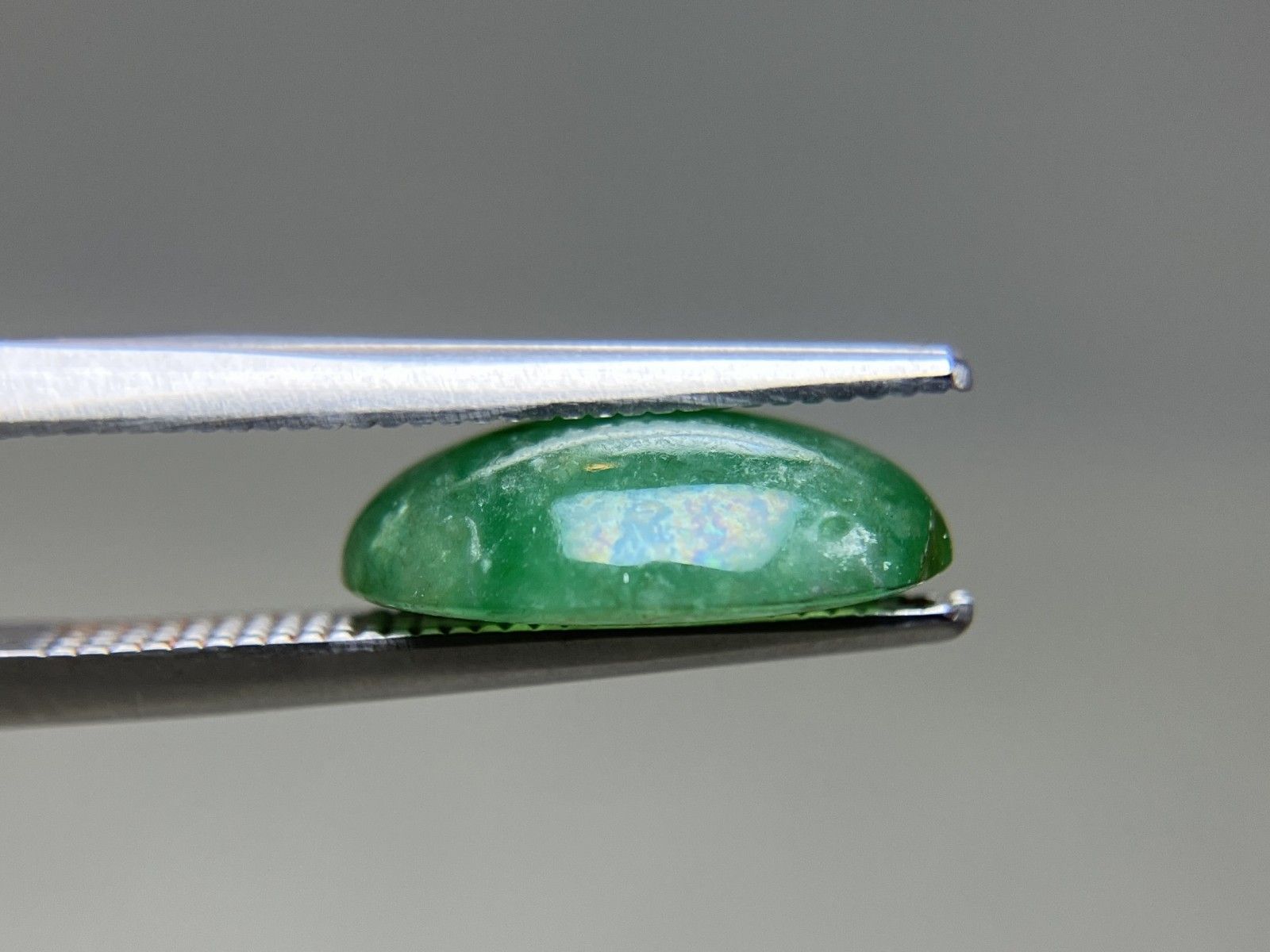 ひすい（ヒスイ 翡翠） 天然 4.005ct 宝石ソーティング付き 12.3㎜×8.8