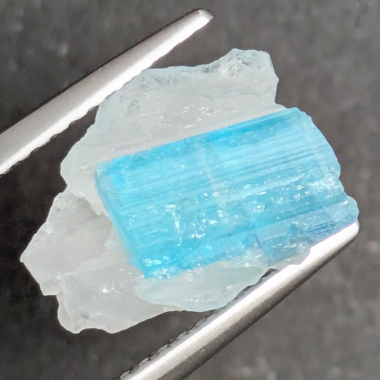 パライバトルマリン原石 ブラジル パレーリャス産 4.15 ct