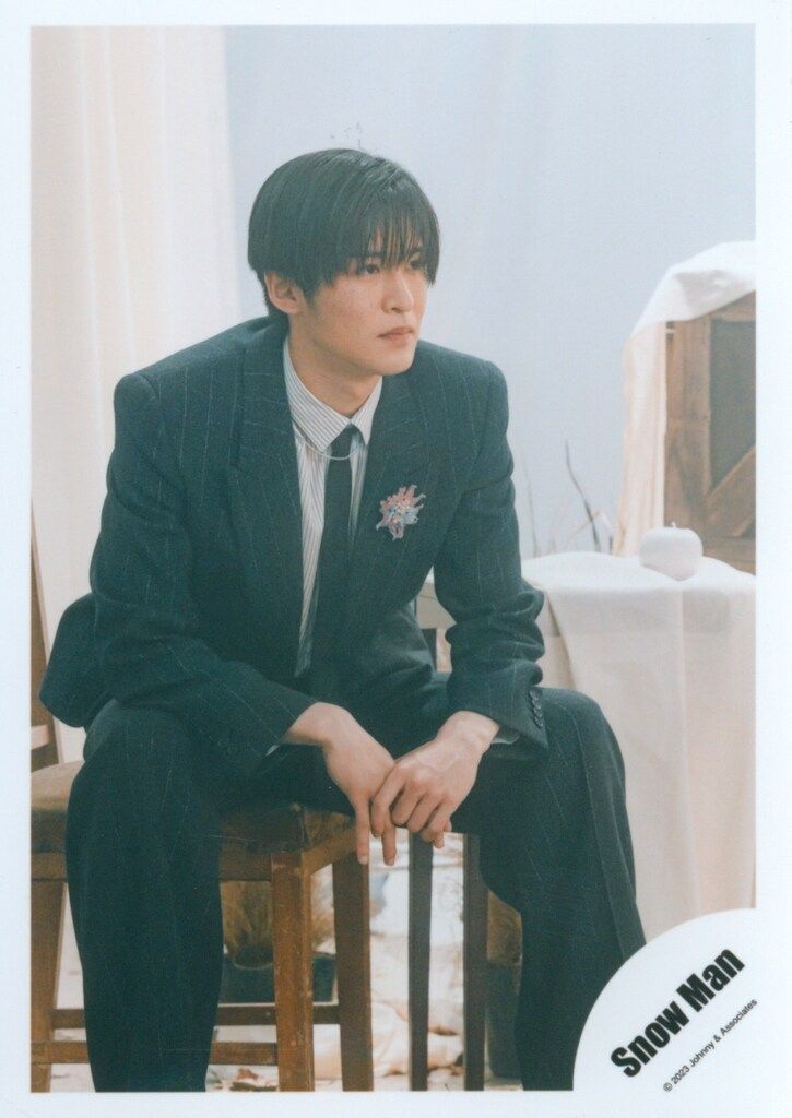 SnowMan タペストリー/W 目黒蓮 公式写真 *1枚 - メルカリ