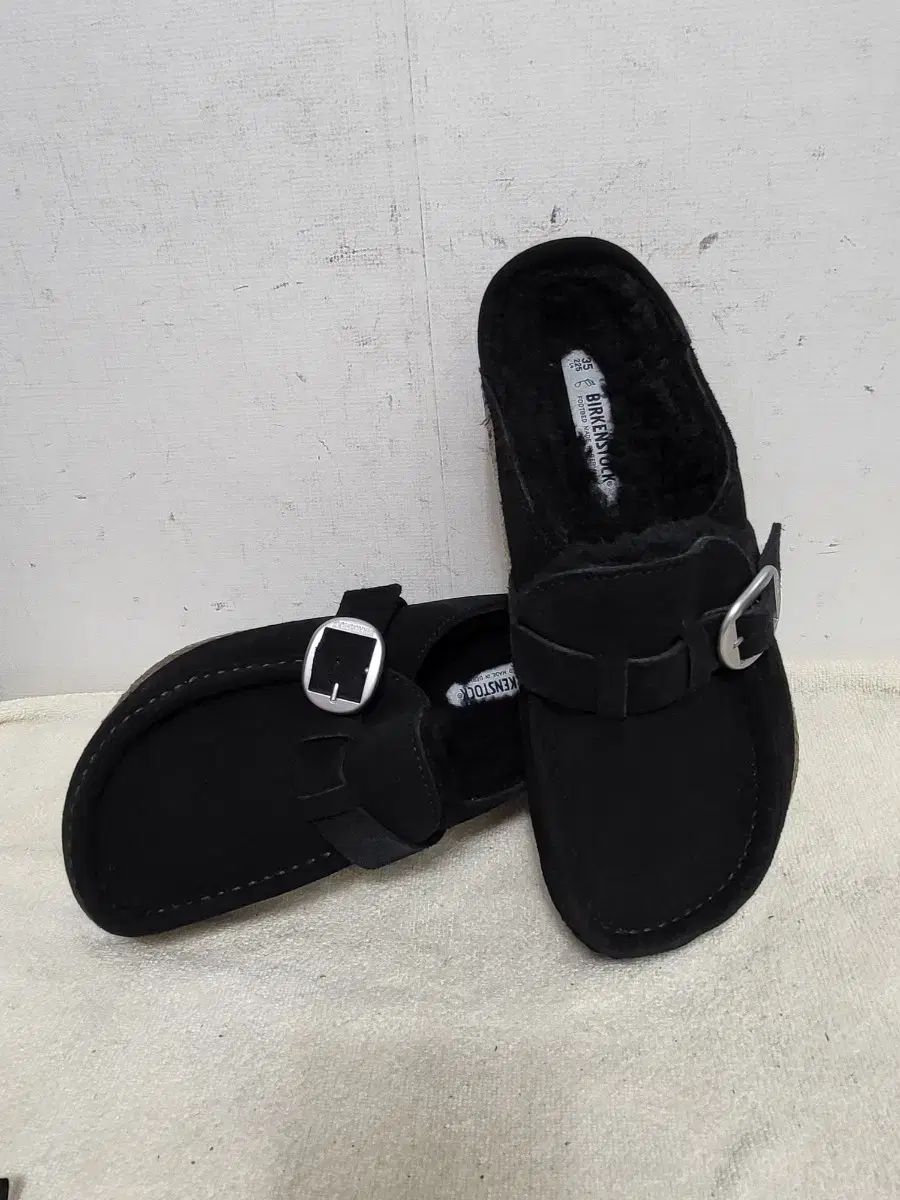ビルケンシュトックバックルシアリングレディースファーミュールスリッパ