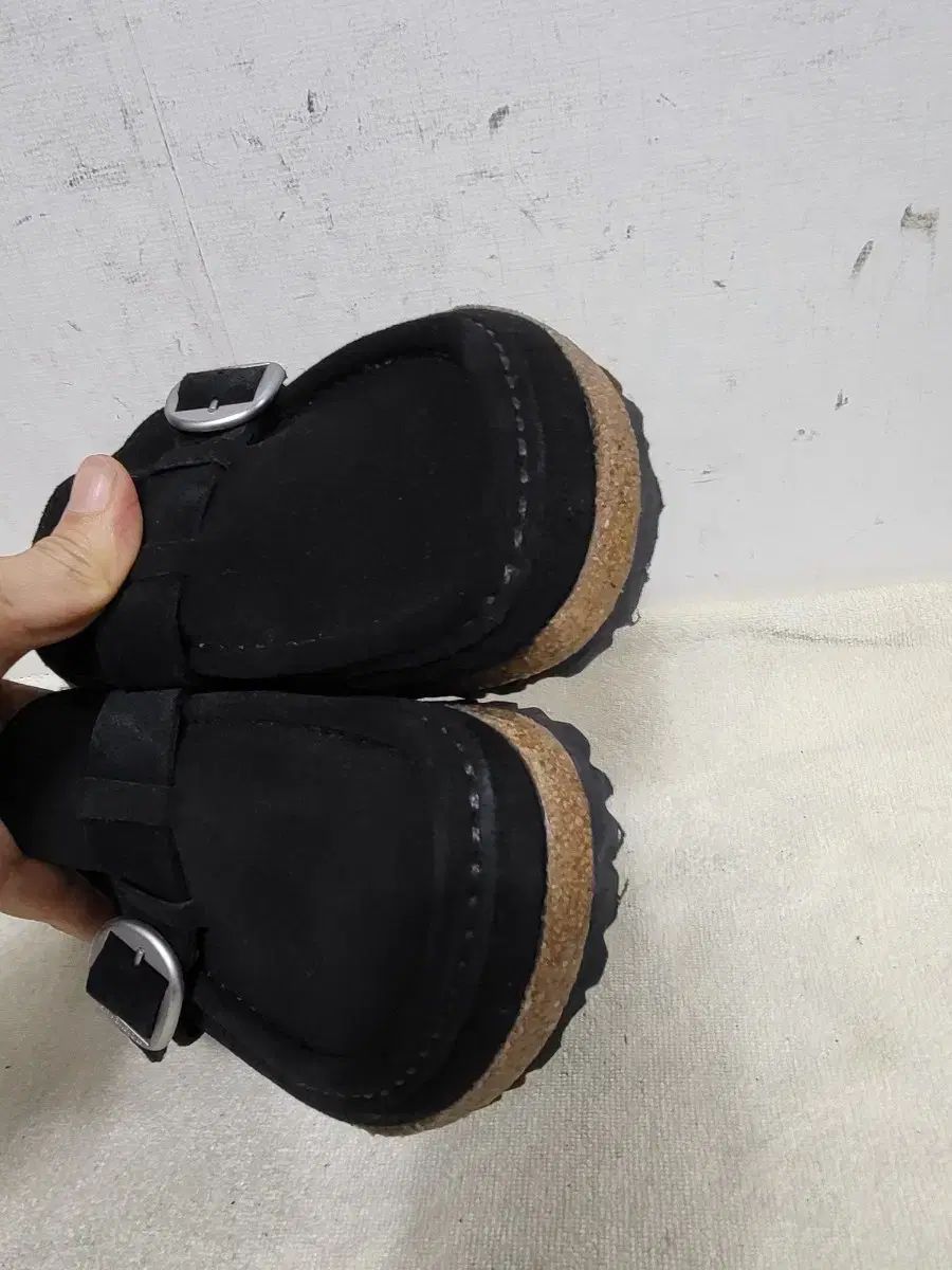 ビルケンシュトックバックルシアリングレディースファーミュールスリッパ