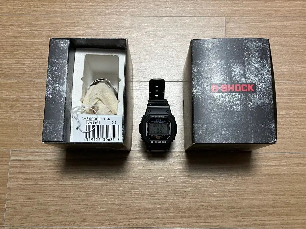 カシオ G-SHOCK G-5600 UE-1 DR