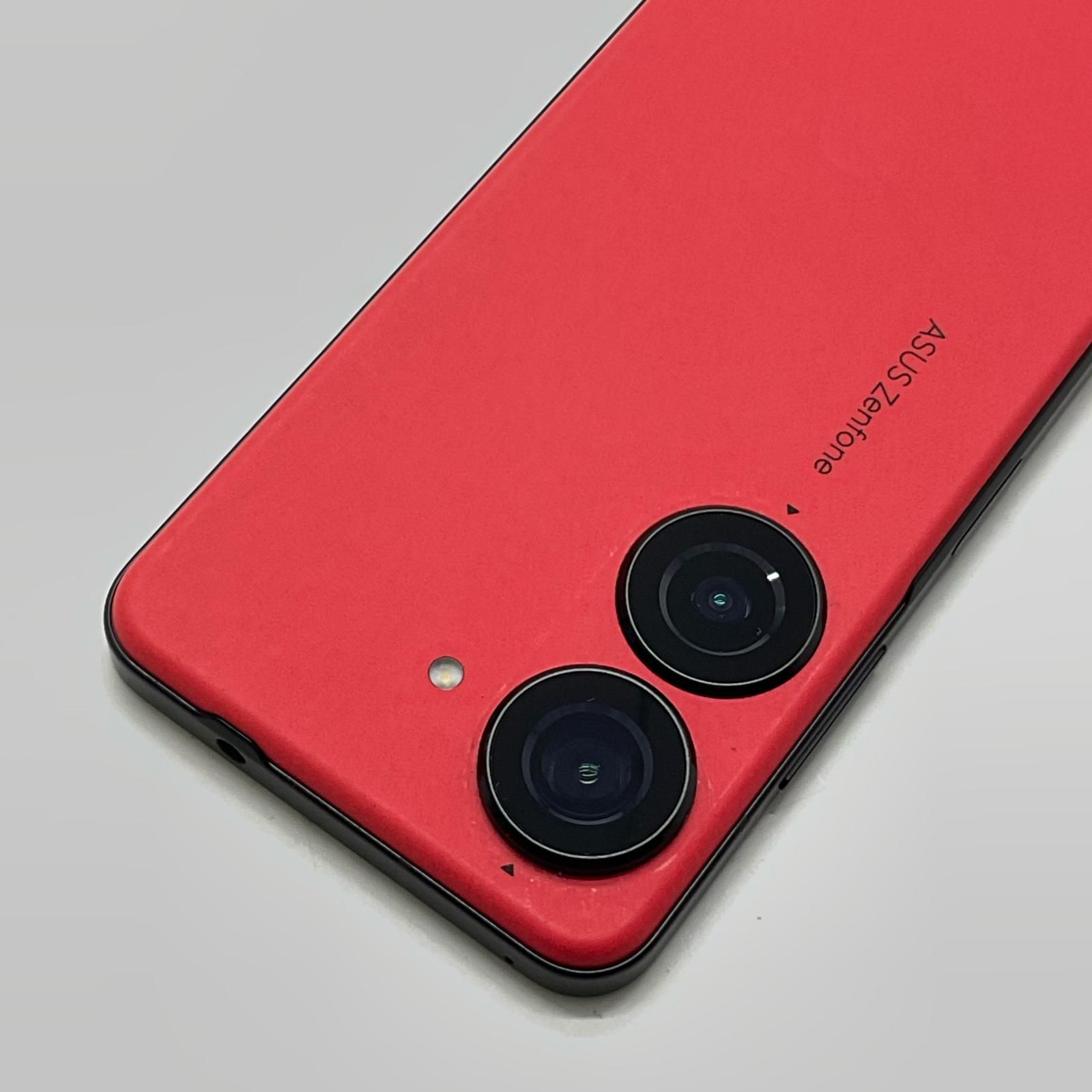 ASUS Zenfone 10 256GB エクリプスレッド SIMフリー ASUS_AI2302 白