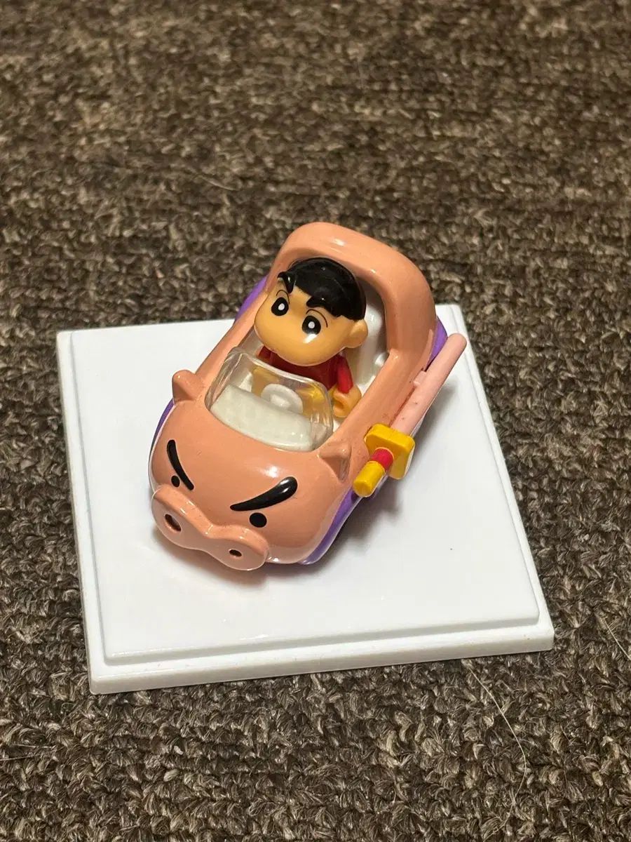 最安値，大人気 クレヨンしんちゃん トミカ 出品 その他