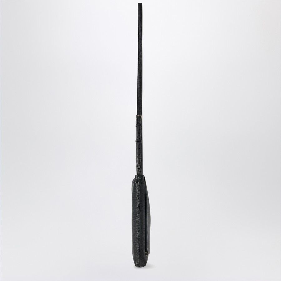 Row ブラックレザーのNanメッセンジャーバッグ