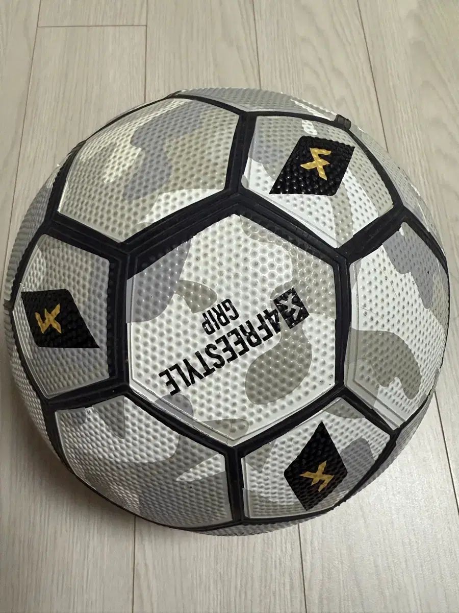 4 STYLE Grip サッカーボール カモフラージュ