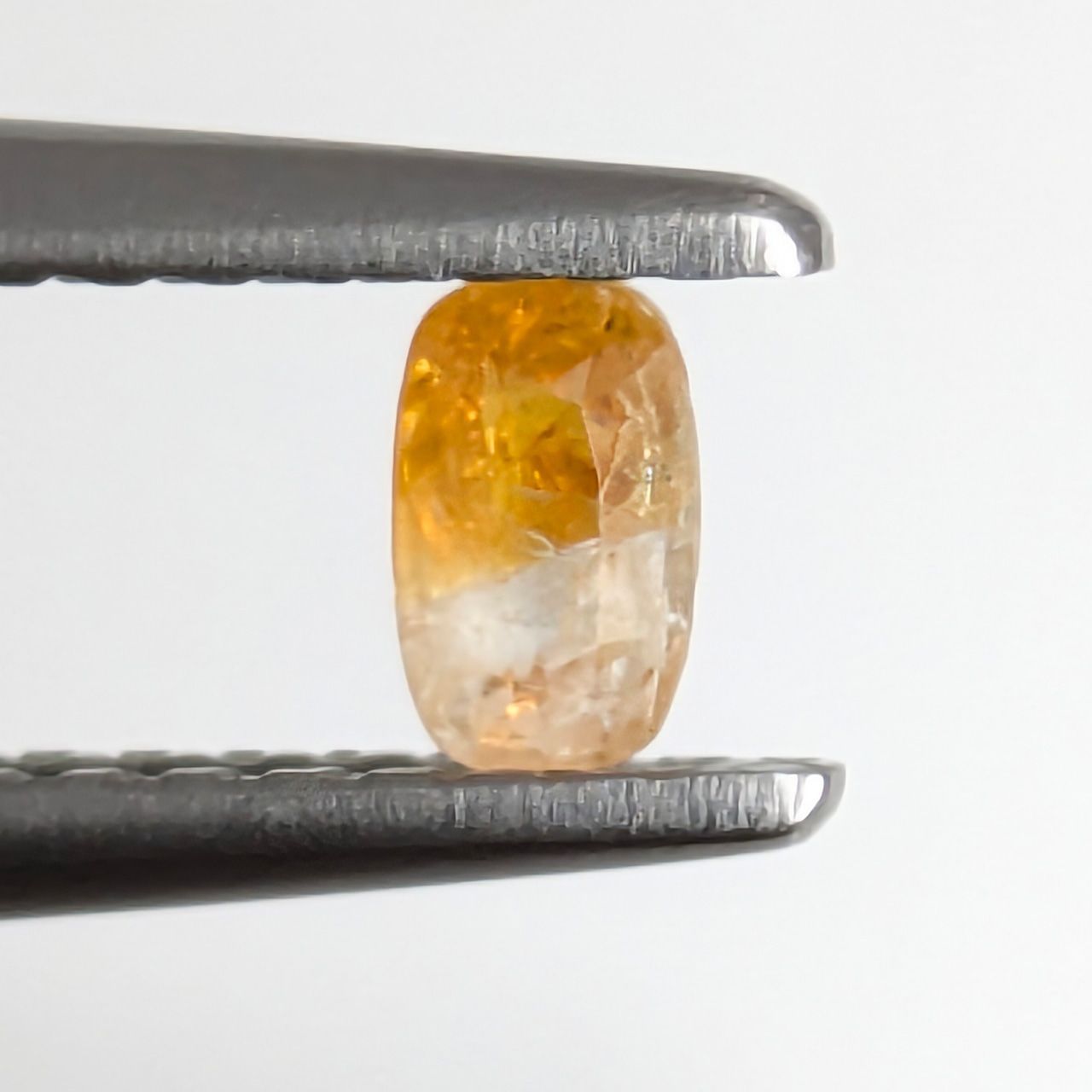 ジョウハチドウライト ミャンマー モゴック産 0.14 ct