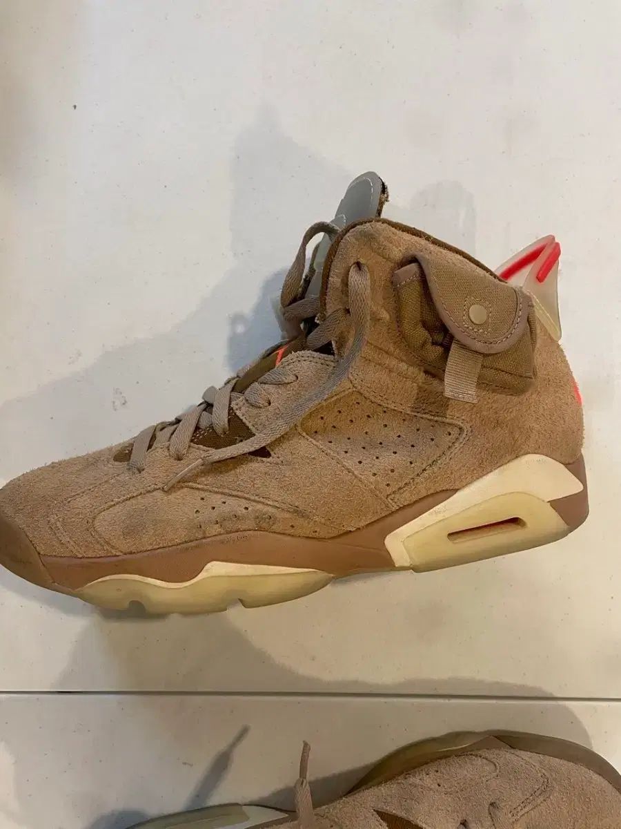 ナイキ エアジョーダン6 トラヴィス スコット ブラウン スウェード