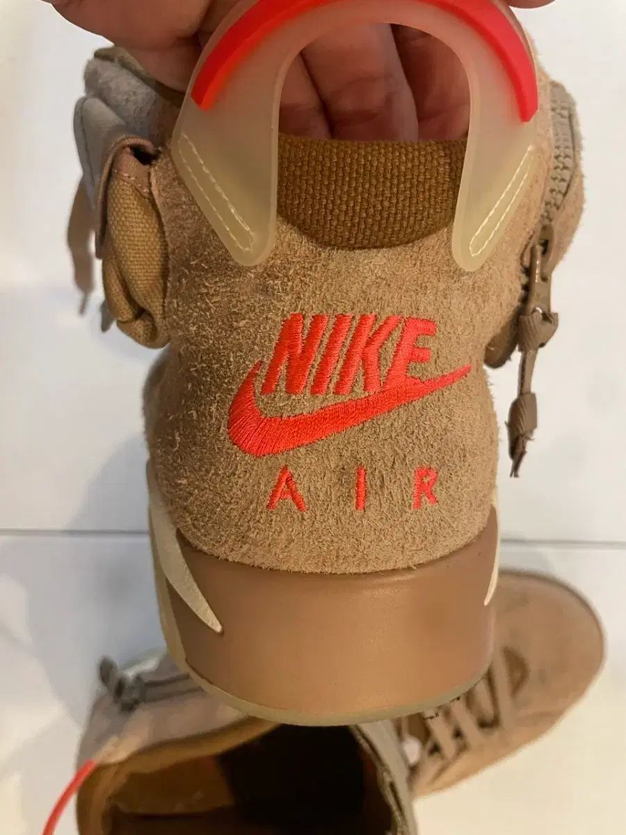 ナイキ エアジョーダン6 トラヴィス スコット ブラウン スウェード