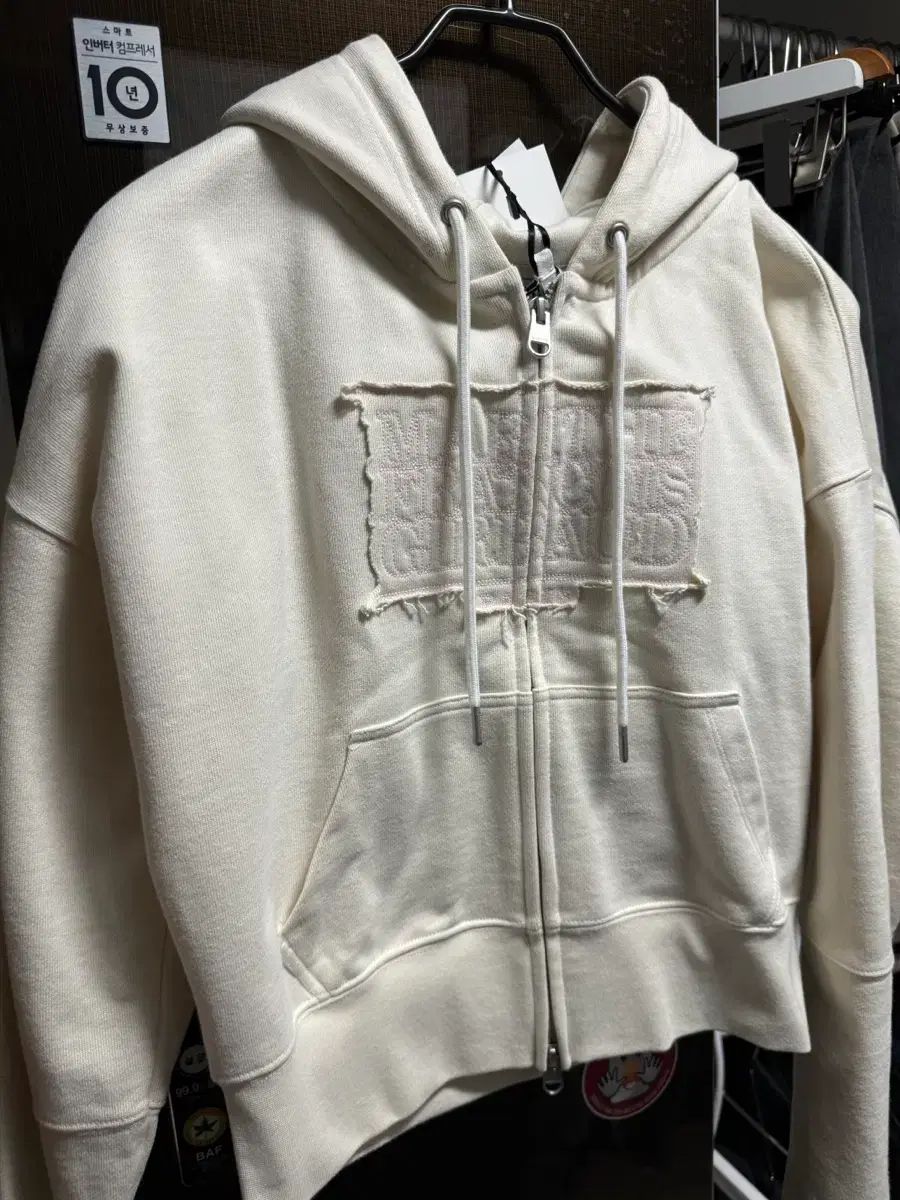  マリテ W Classic ロゴ クロップド ジップアップ フーディー アイボリー M パーカー トップス