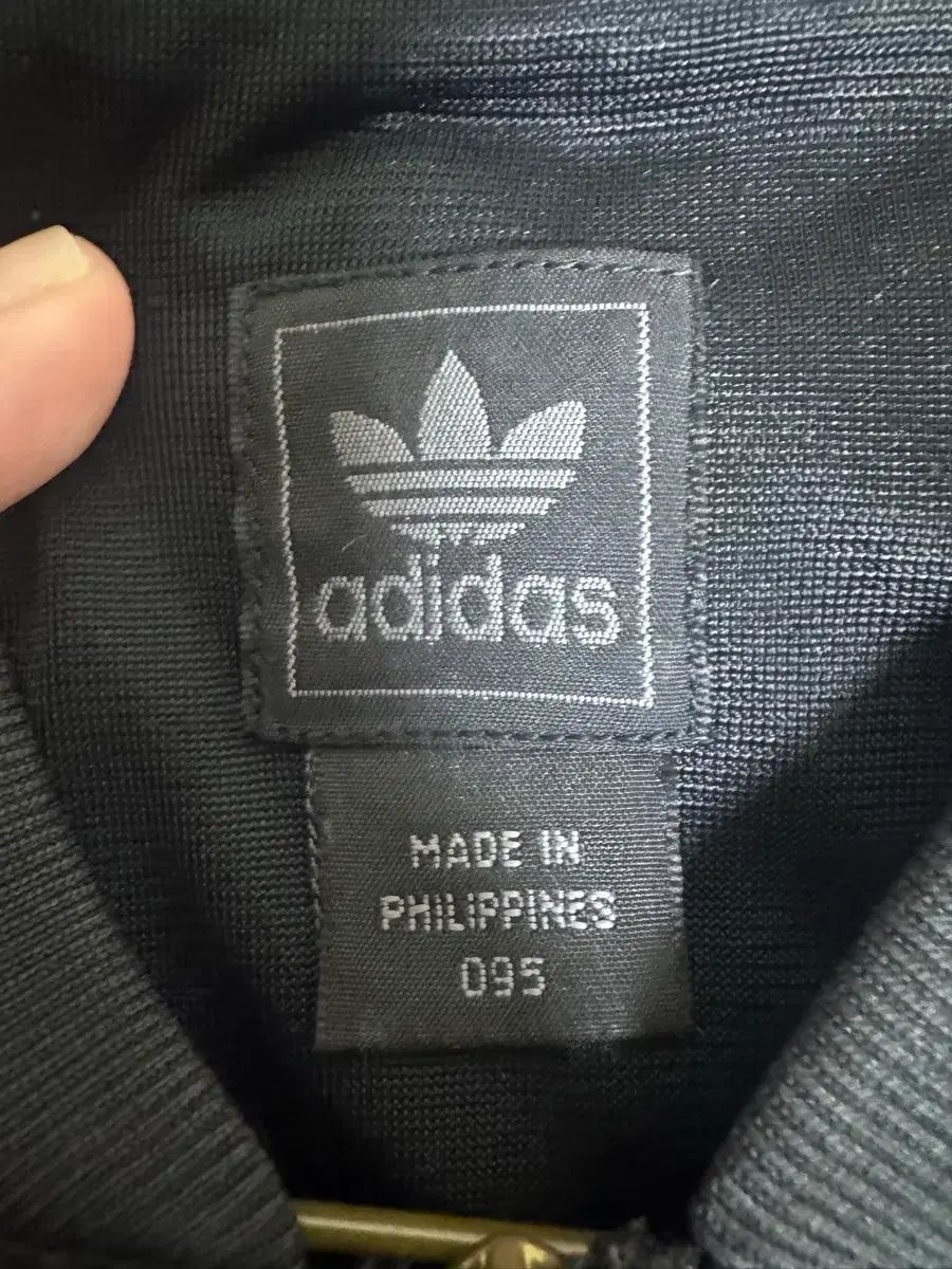 アディダス ジャージ ブラック GOLD LINE