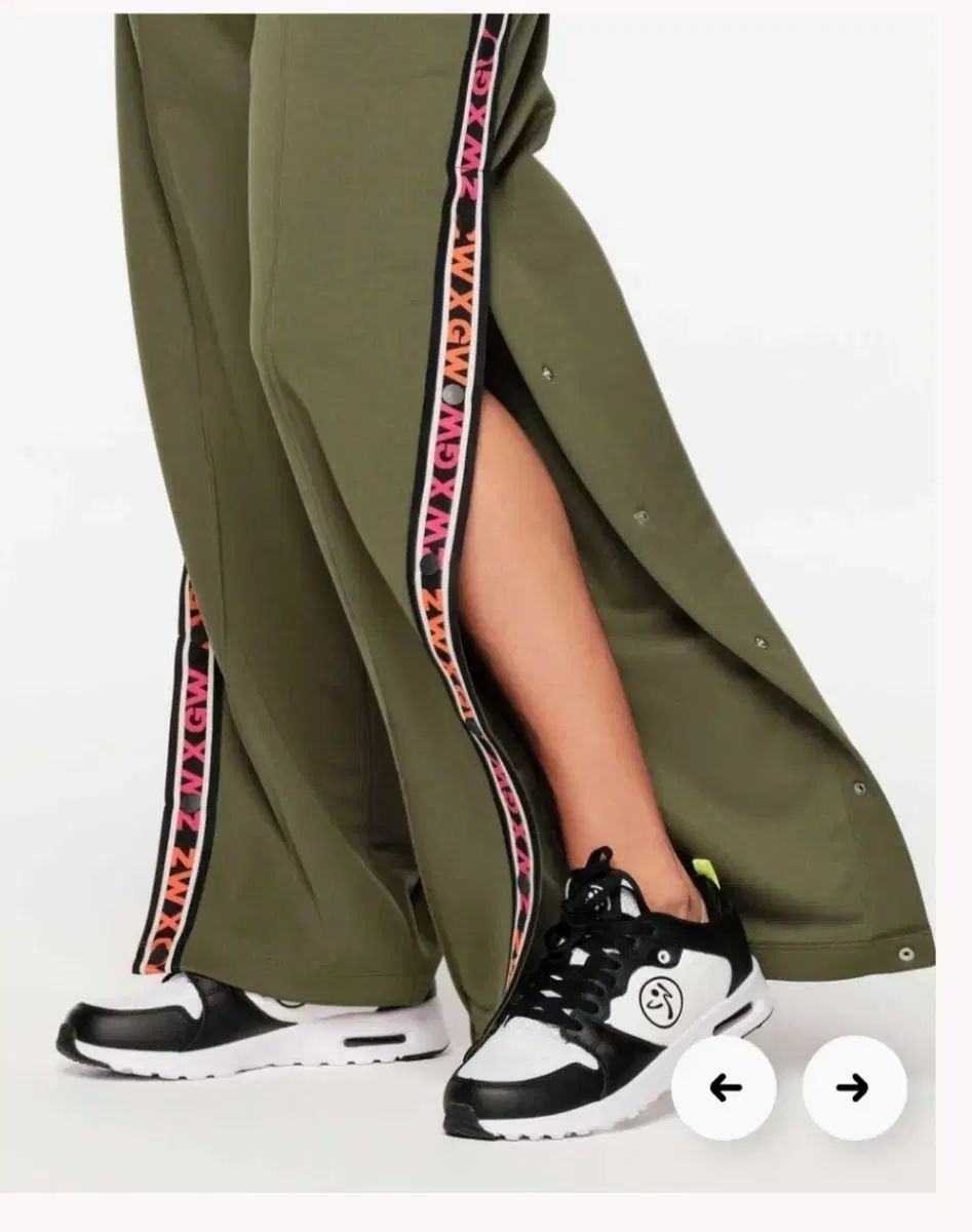 Gina バギーパンツ