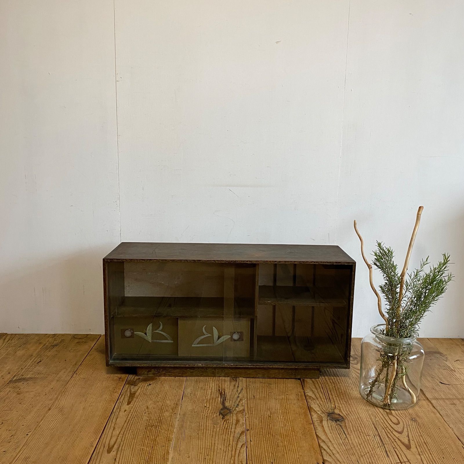 アンティーク ガラス戸 収納棚 ローキャビネット 古家具 y 376