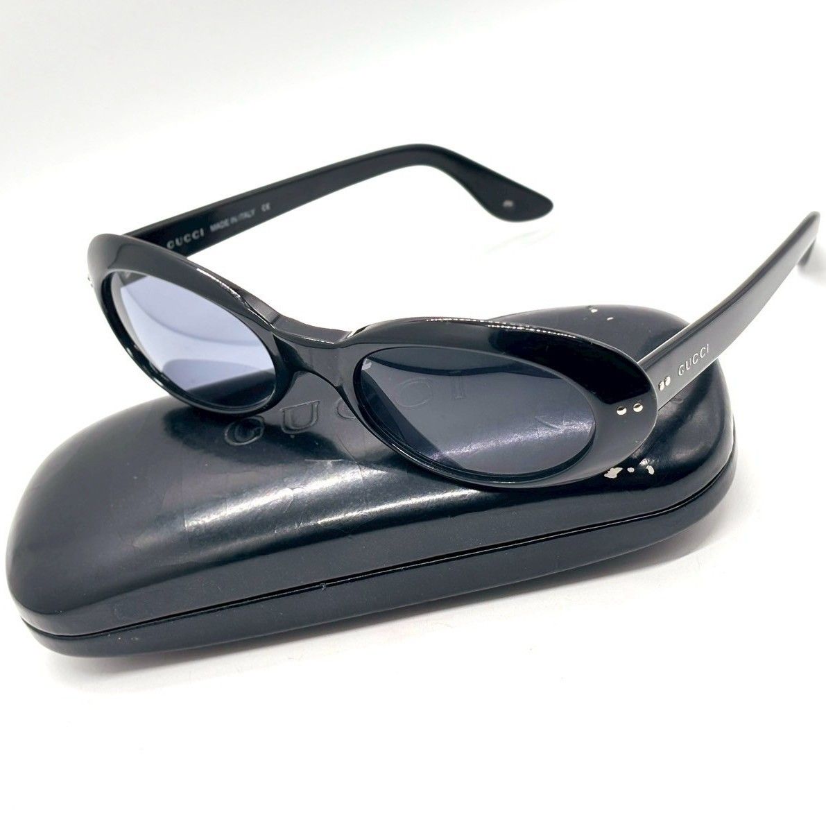 顔立ちを引き締める黒】 GUCCI グッチ サングラス オーバル ブラック
