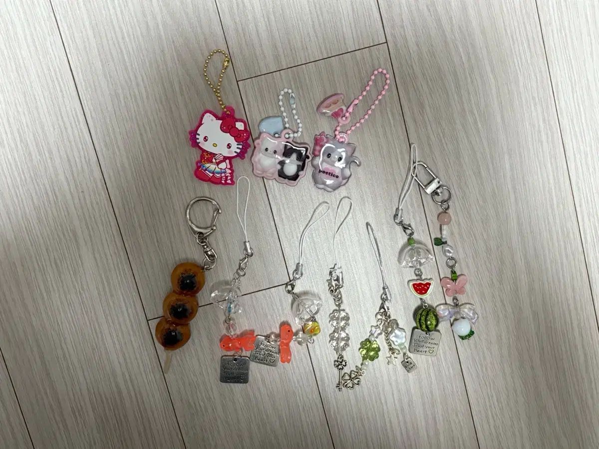 キーホルダー/携帯ストラップ コレクション (ハローキティ だんご ビーズ)