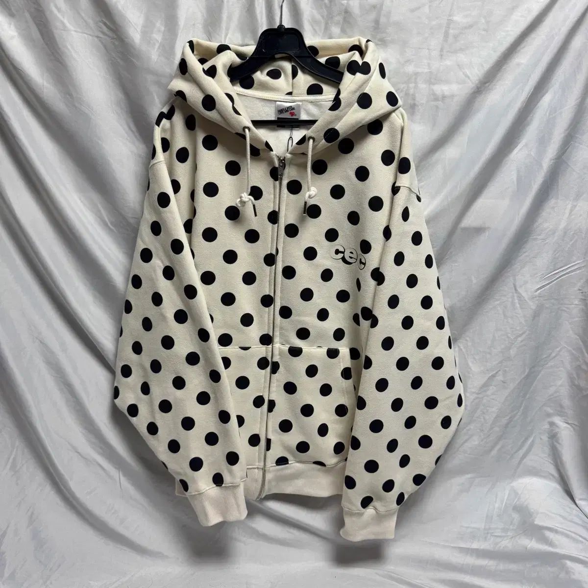 CHANCECHANCE ドット フードジップアップ Free