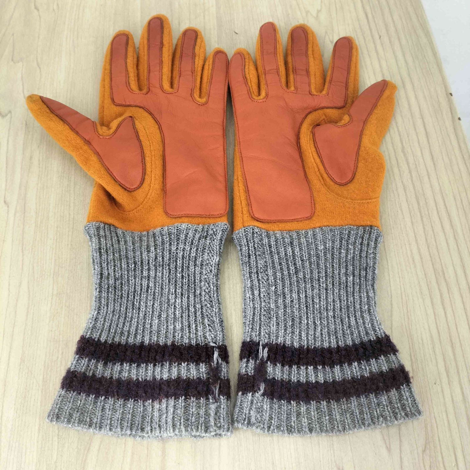 ヴィヴィアンウエストウッド Vivienne Westwood オーブ刺繍ウール