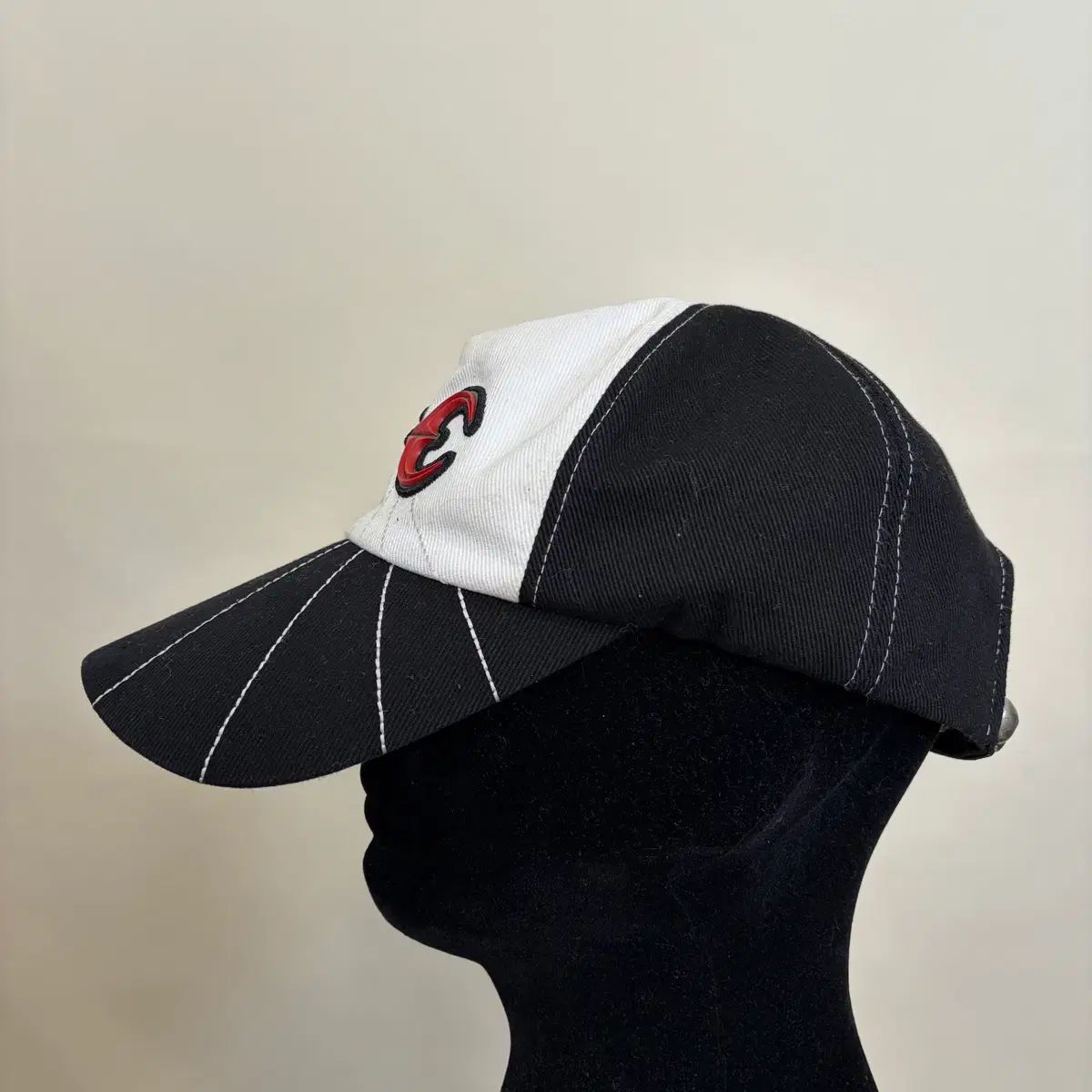 Thug Club ライズ スティッチ ベースボールキャップ