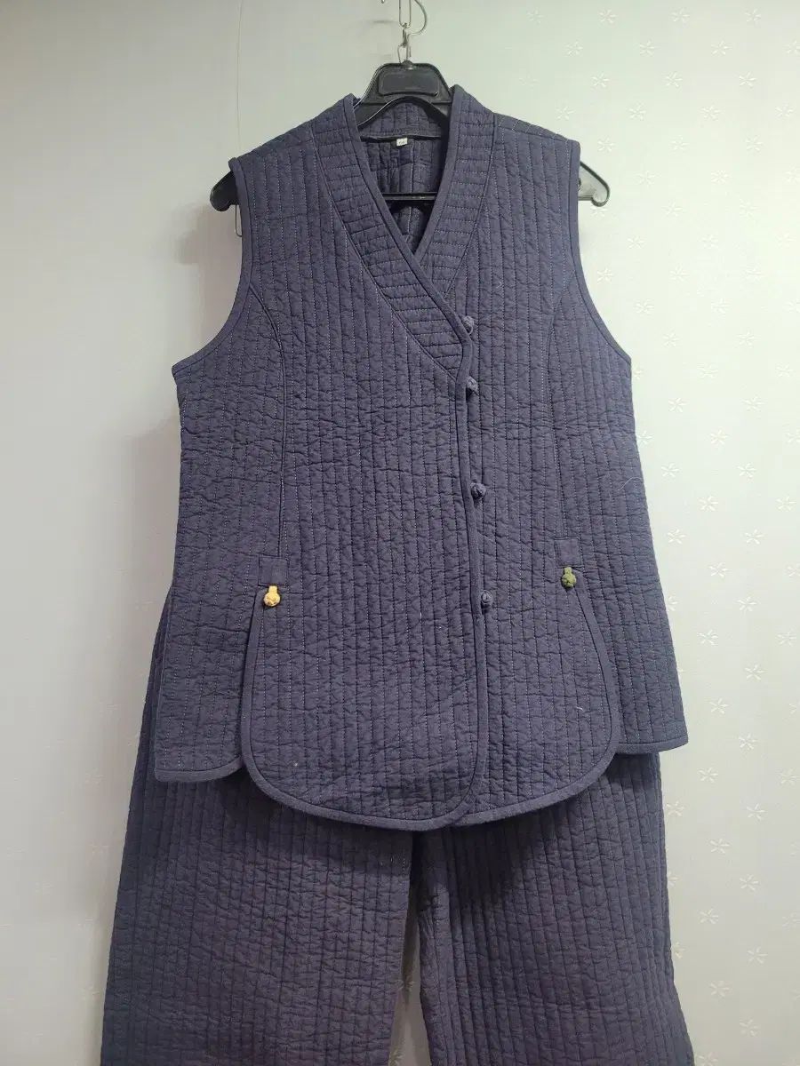 66 キルティングベスト ズボン セット