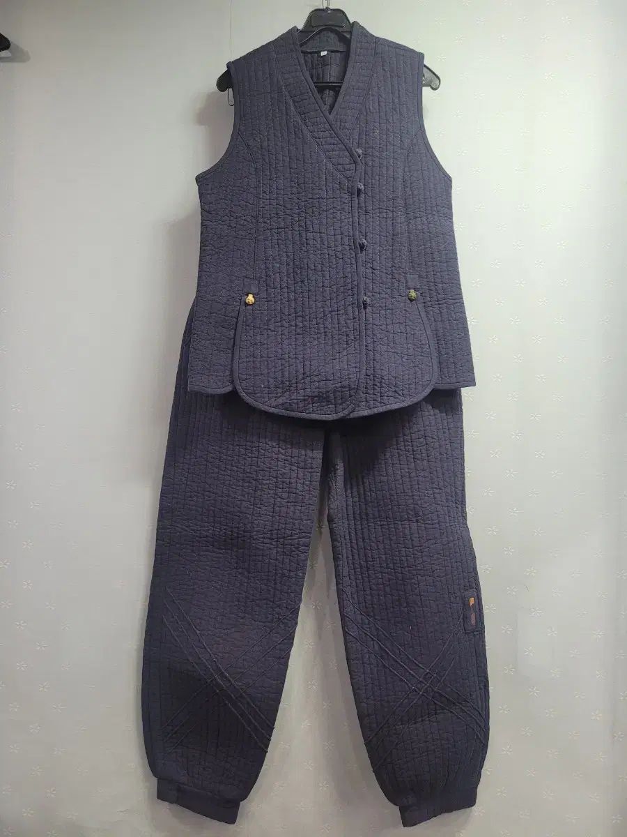 66 キルティングベスト ズボン セット
