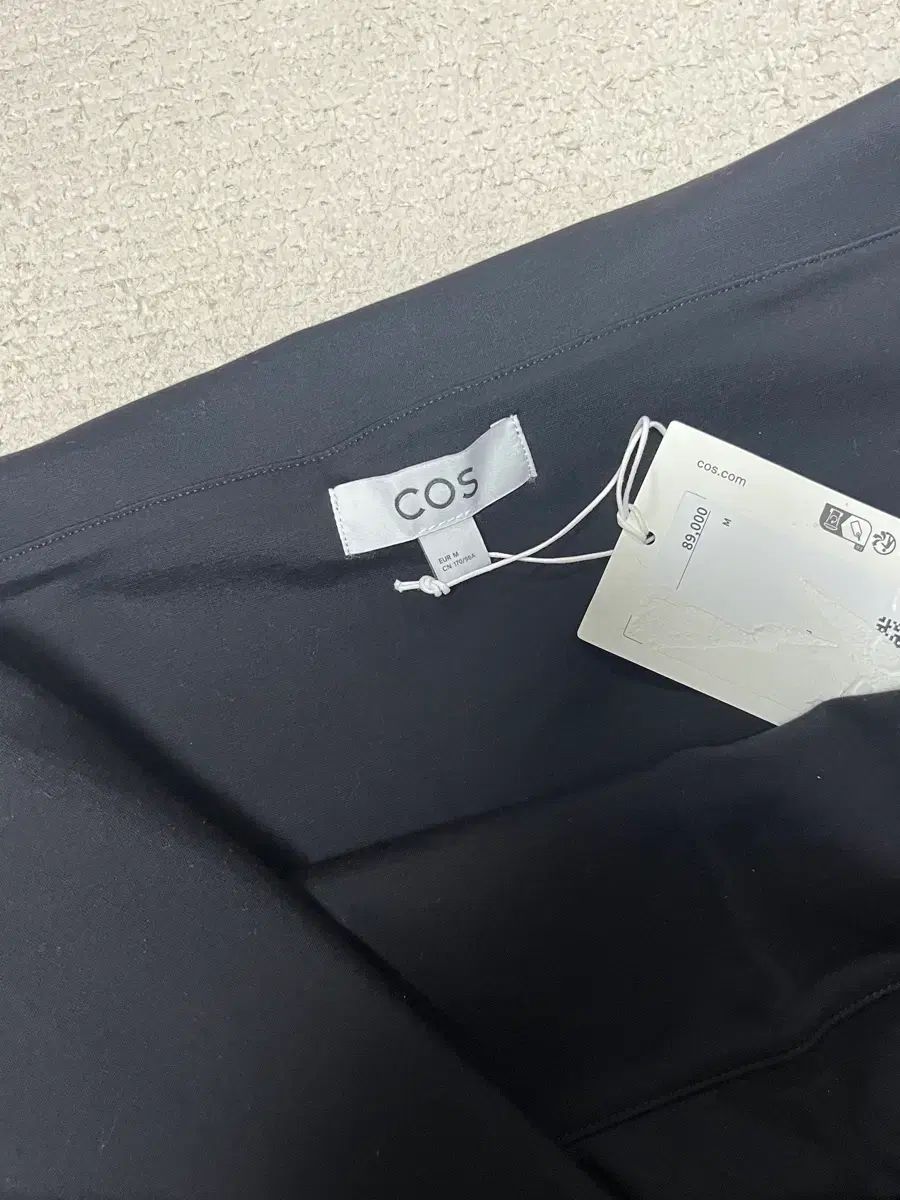 COSオフショルダートップ Mサイズ