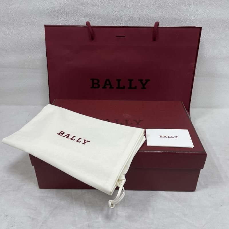 スニーカー ロゴ