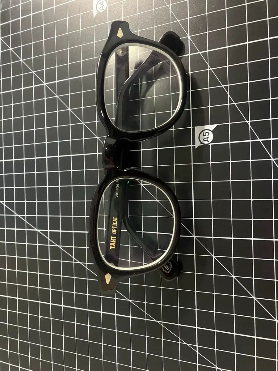 タート オプティカル アーネル ヘリテイジ A 1 ブラック 黒