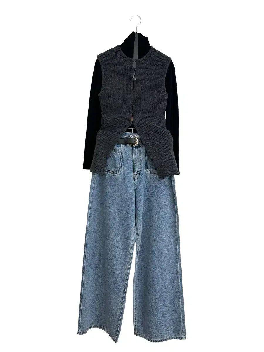 ステイトメント チャコール ボタン ニット ベスト