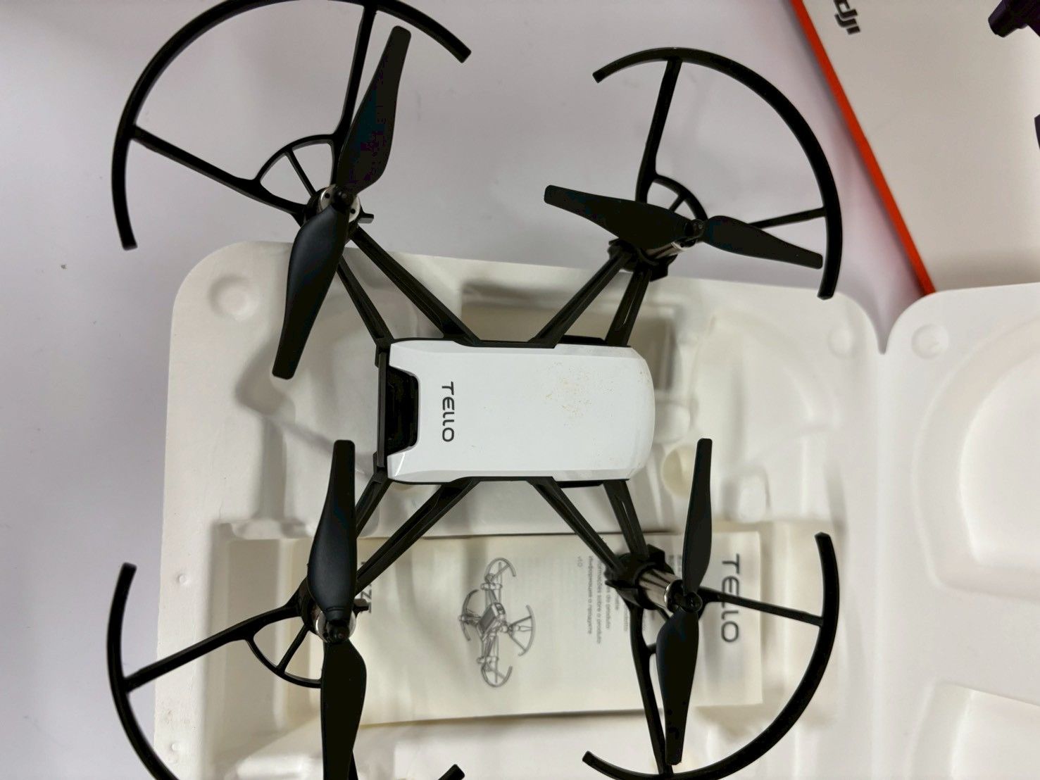 DJI TELLO テロー トイドローン Powered by DJI RYZE 動作未チェック