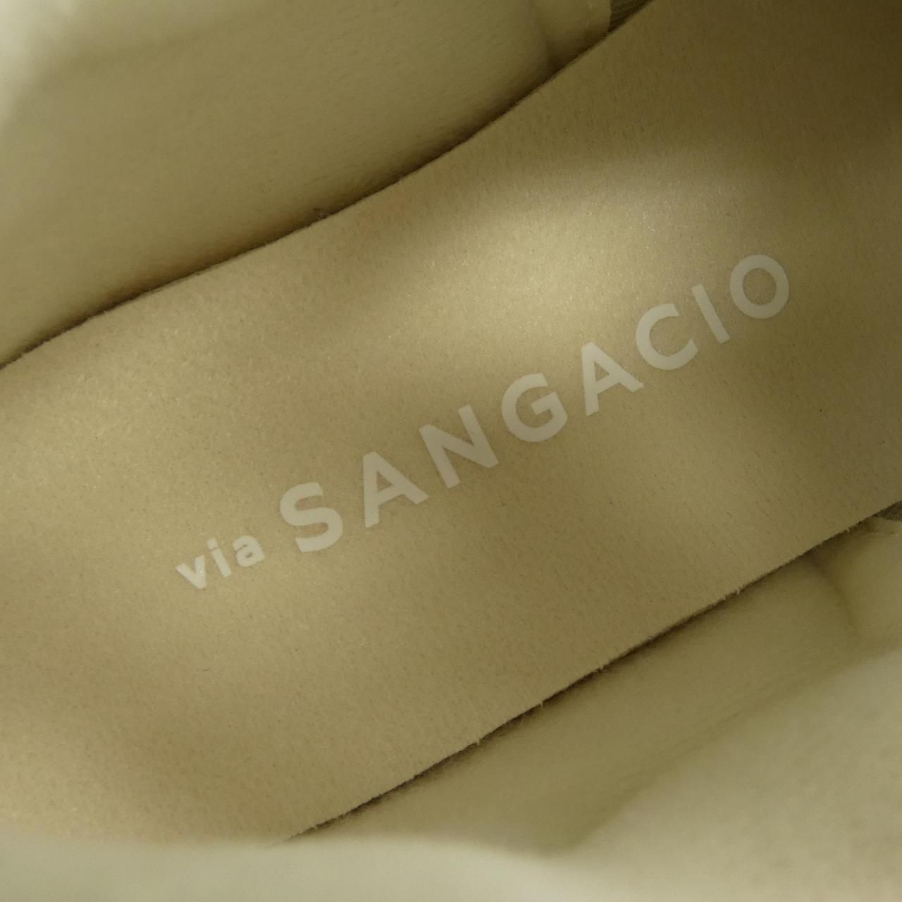 2306-K-240 スニーカー