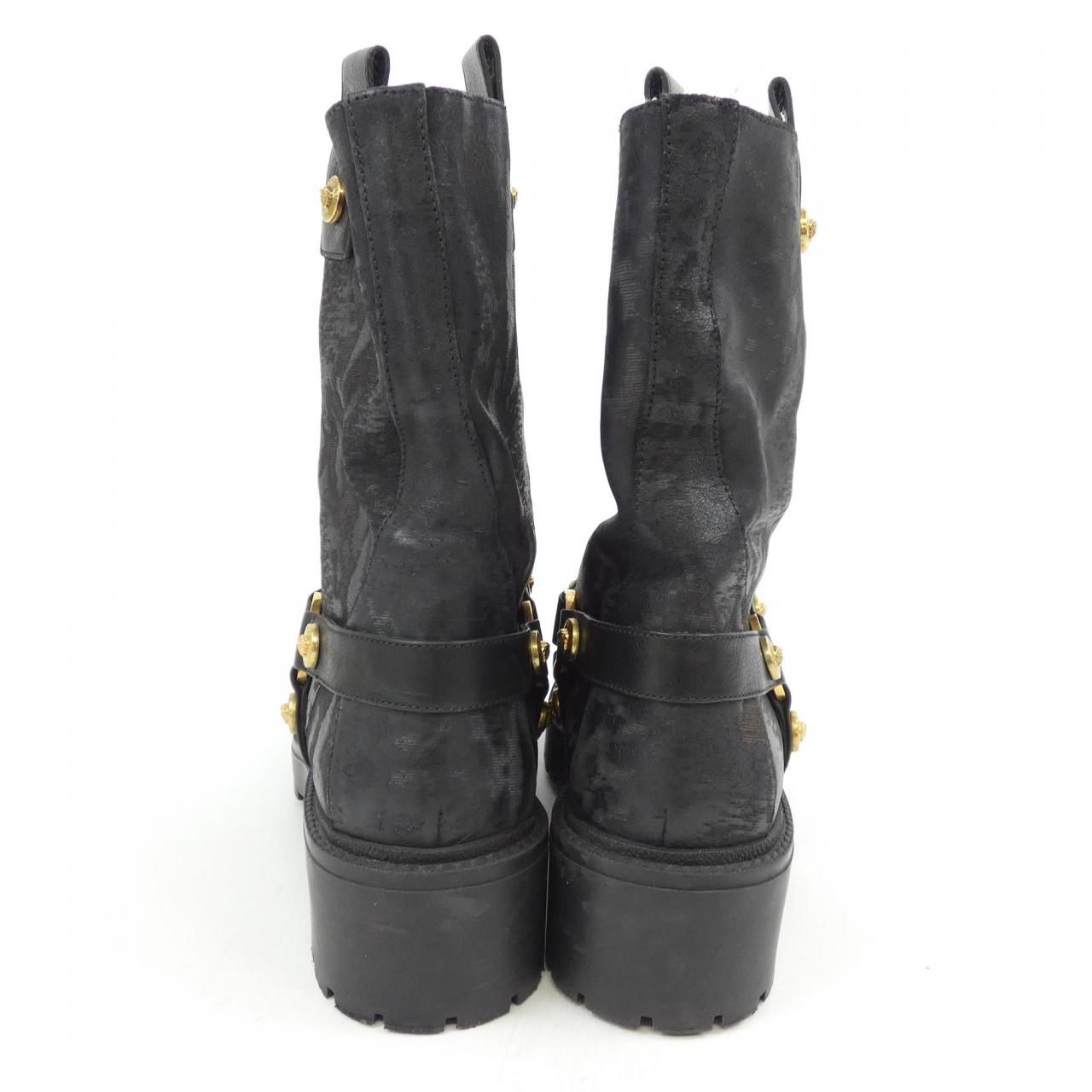 ヴェルサーチェ VERSACE