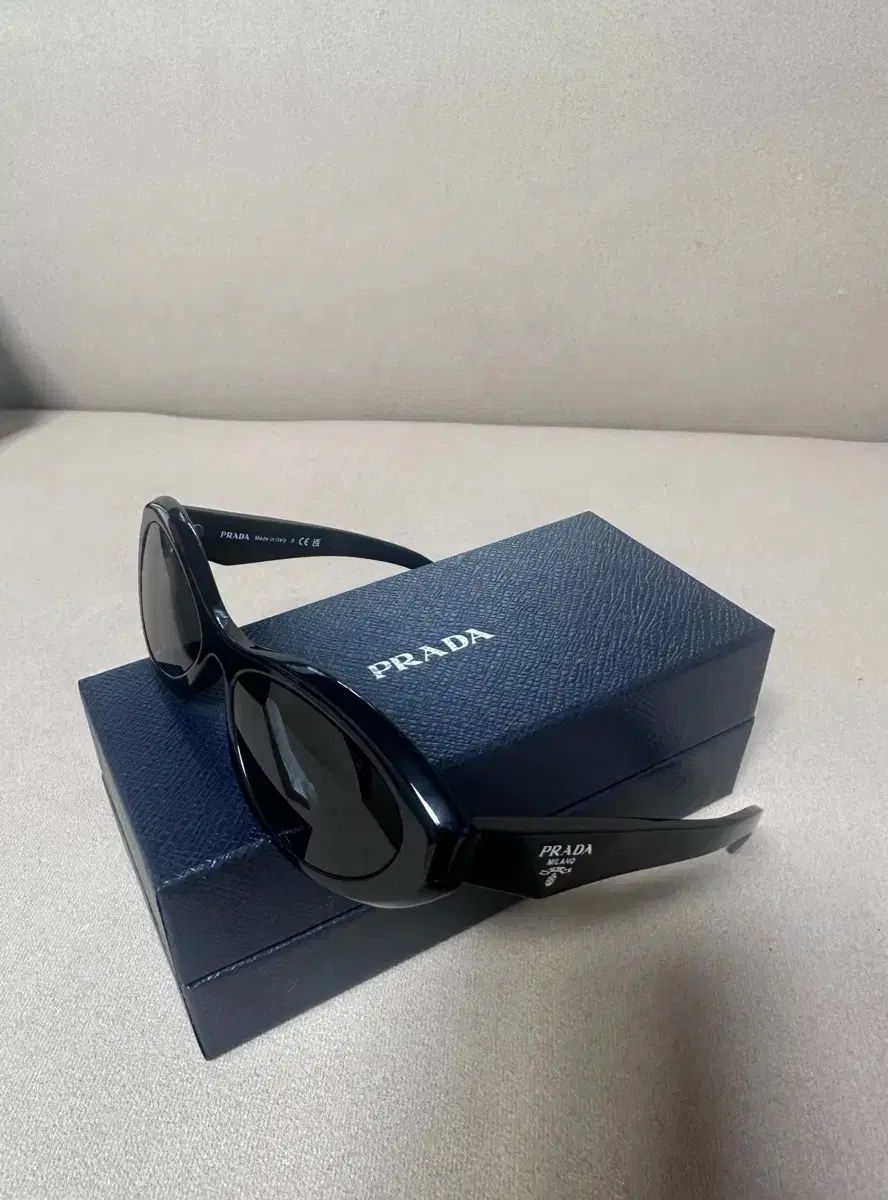 プラダ サングラス SPR 26 Z-F 16 K-08 Z