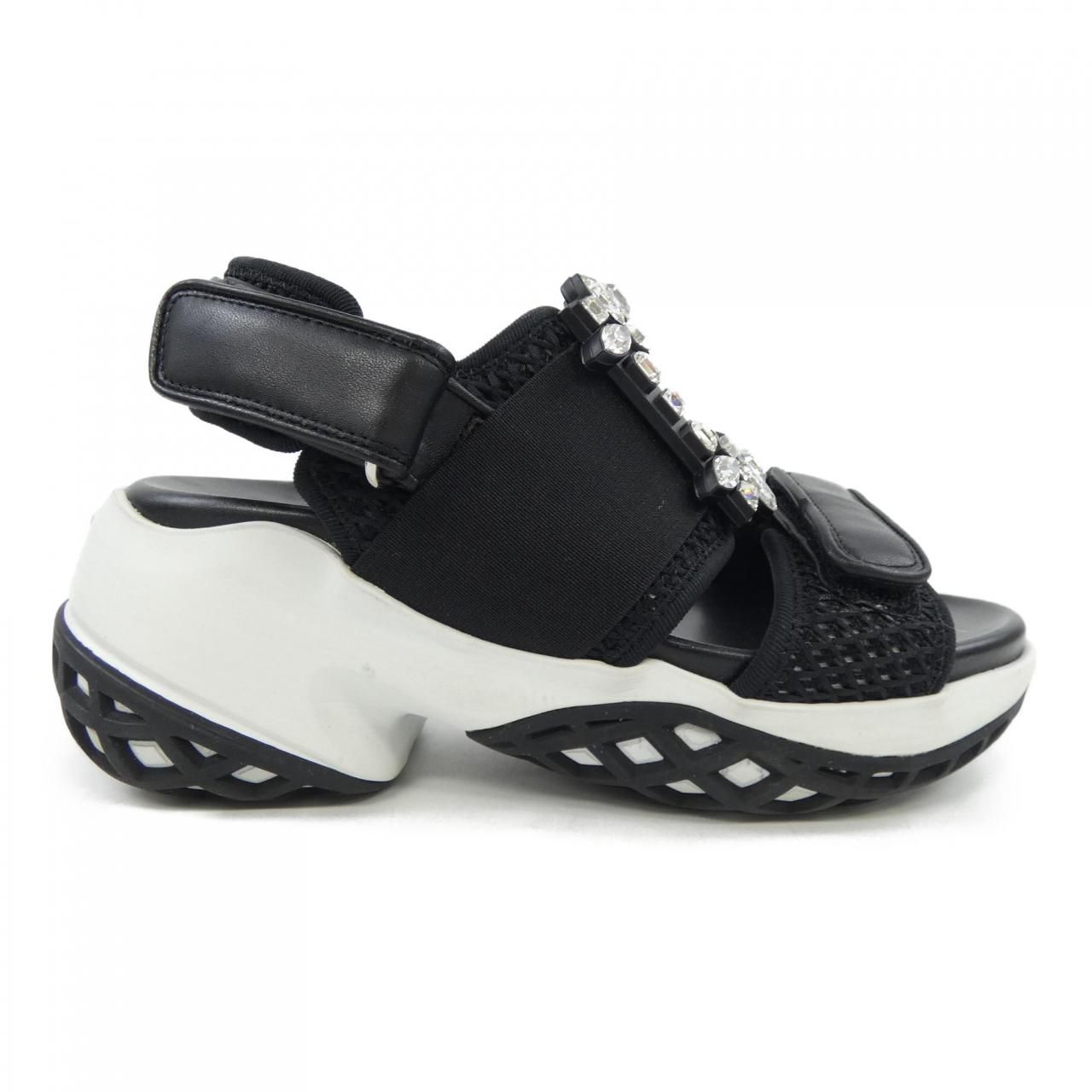 ロジェヴィヴィエ ROGER VIVIER ヴィヴ ラン ストラス バックル