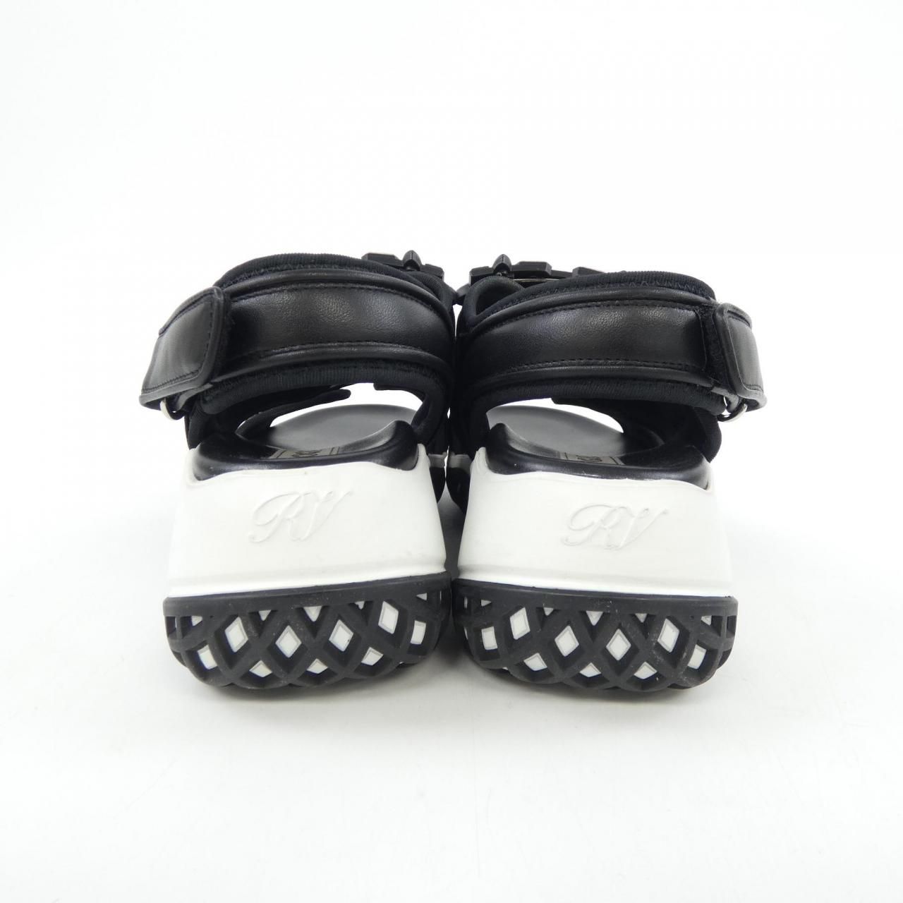 ロジェヴィヴィエ ROGER VIVIER ヴィヴ ラン ストラス バックル