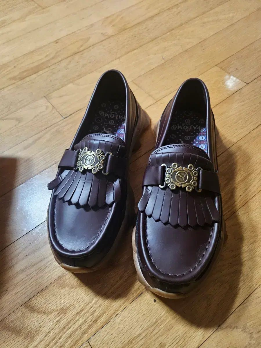 プーマ バーガンディ ローファー 250