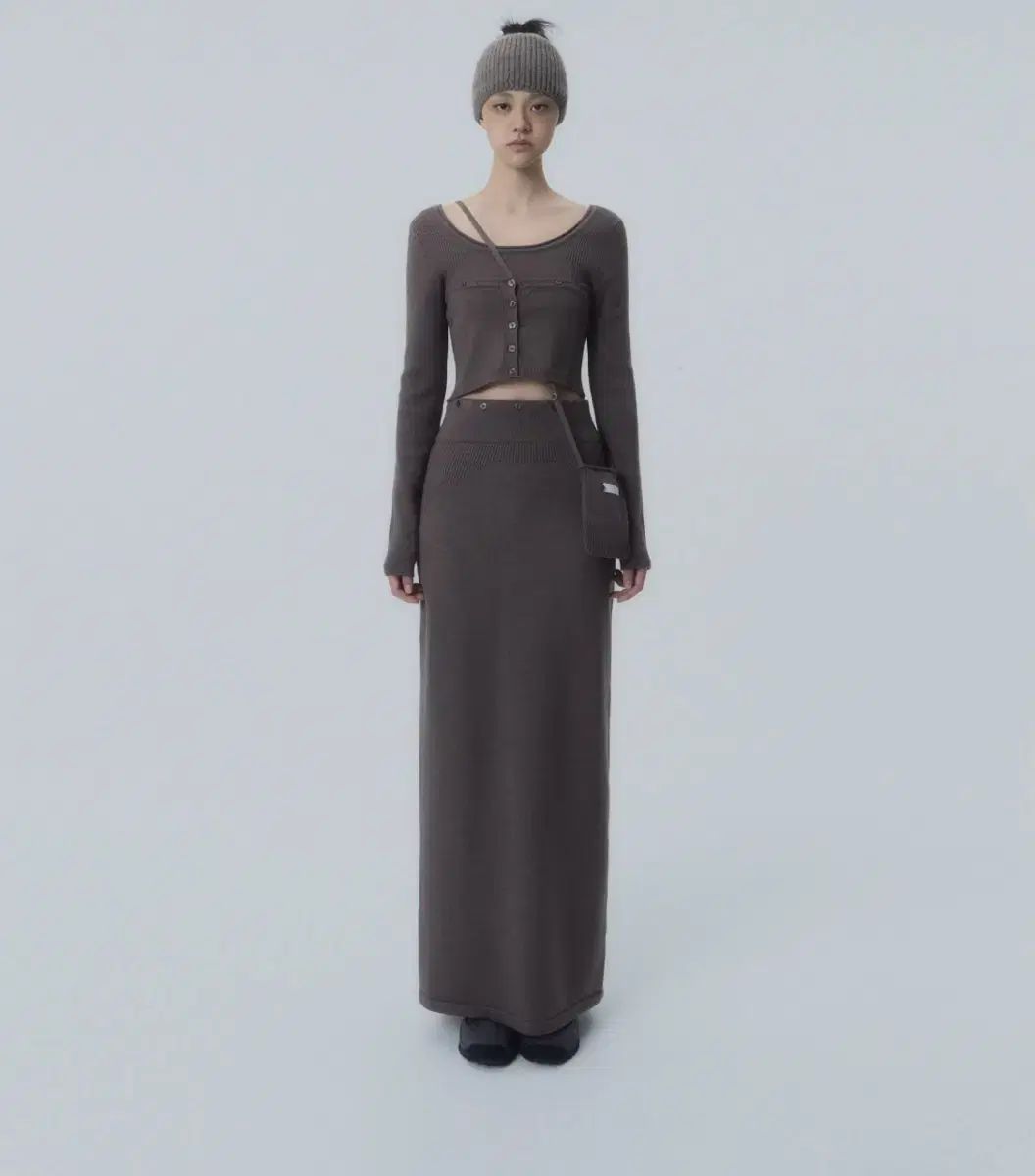 OJOS オホス エッセンシャル LINE i e ニット