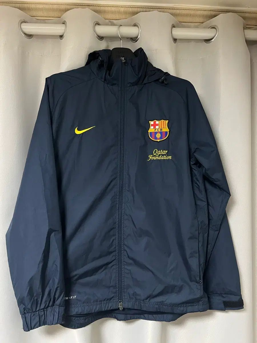 NIKE バルセロナ ウィンドブレーカー L サイズ