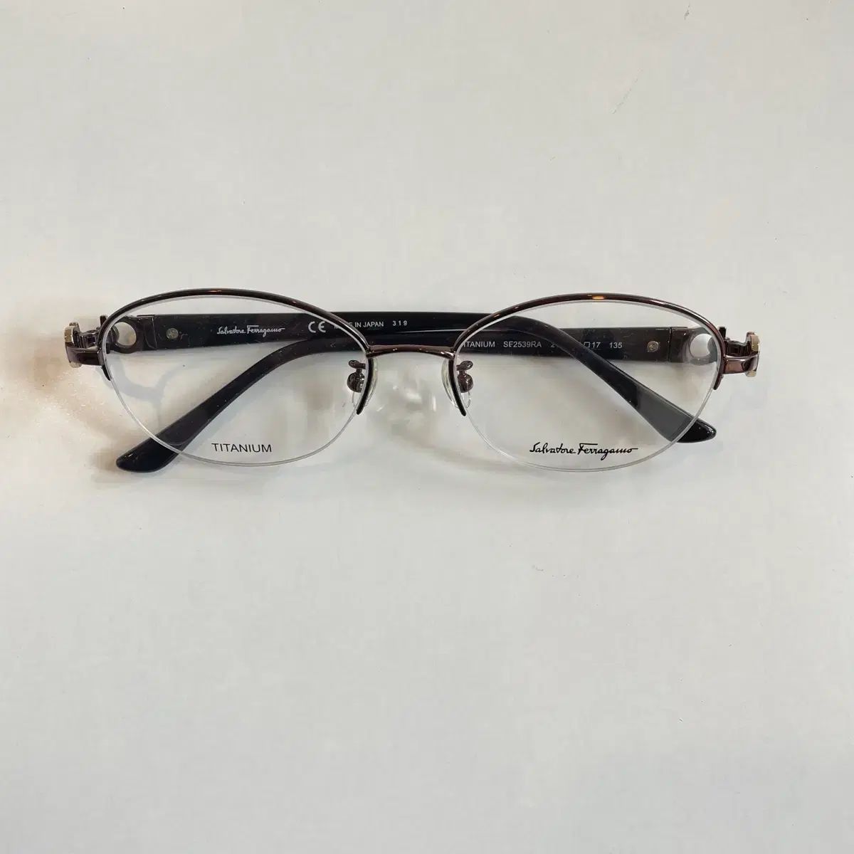 FERRAGAMO フェラガモ チタン メガネ